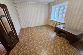 Продаётся просторная 3-к квартира